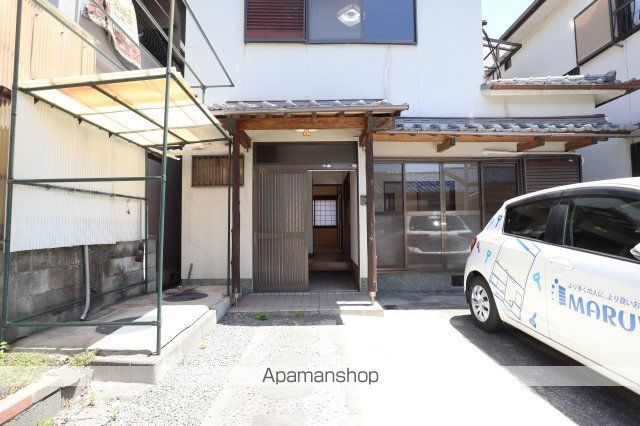 近鉄けいはんな線 白庭台駅 徒歩27分 2階建 築46年の玄関写真