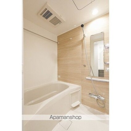 コンフォリア・リヴ渋谷本町[2LDK/45.43m2]のバス