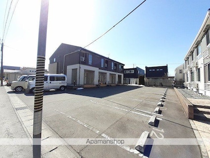 プラシードⅢ[1LDK/42.04m2]の駐車場1