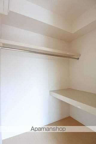 グランシャリオ B棟の内装写真