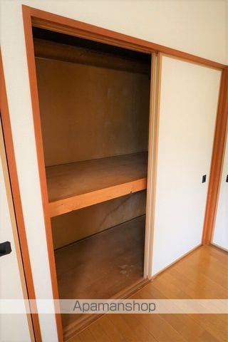 レヴール綾田A棟の内装写真