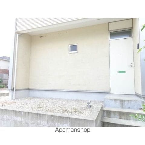 中央本線 神領駅 徒歩48分 2階建 築16年の玄関写真