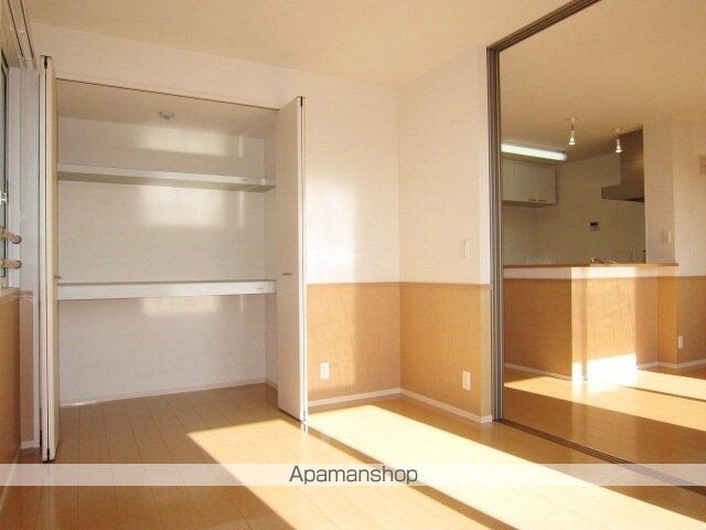 パークタウン三本柳[2LDK/58.22m2]の収納