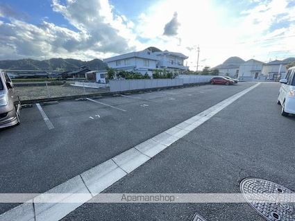 香川県高松市中間町[2LDK/55.29m2]の駐車場