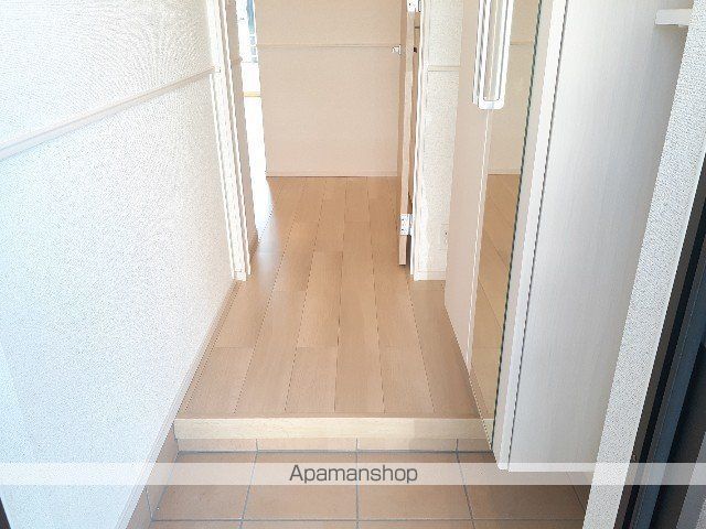 ルミエール中野新町の玄関写真