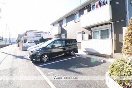 カルチェラタン[1LDK/28m2]の駐車場