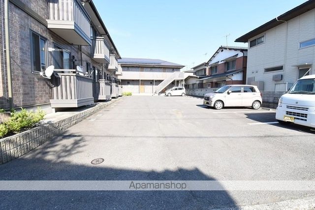 リビングタウン伏石　Ｂ棟[1LDK/33.39m2]の駐車場2
