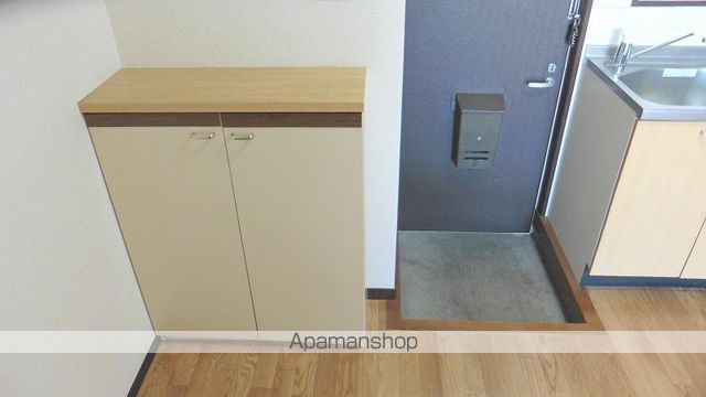レヴール綾田A棟の内装写真