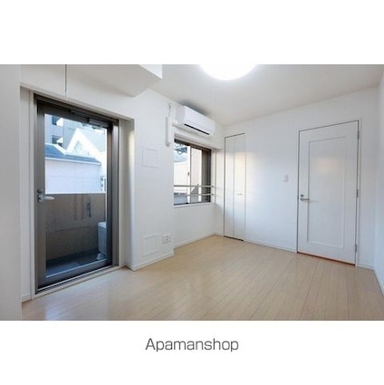 東京都新宿区余丁町[1K/21.34m2]のリビング・居間