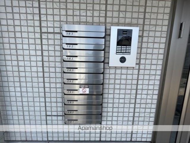DーROOMトラベシアの玄関写真