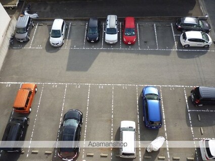 和歌山県和歌山市新中通２丁目[1K/33.89m2]の駐車場