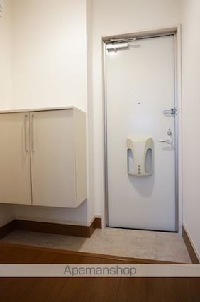 ピアチェーレＫ　Ｃ棟[1R/29m2]の玄関