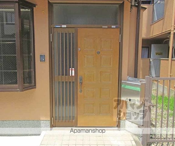 京都市烏丸線 竹田駅 徒歩9分 2階建 築45年の玄関写真
