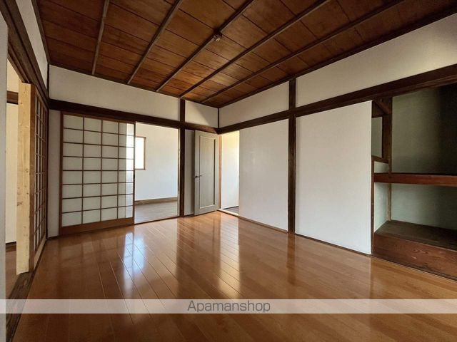 吉浦中町2丁目戸建ての内装写真