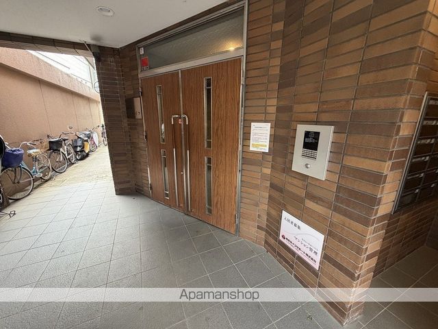 FUJIハイツの玄関写真