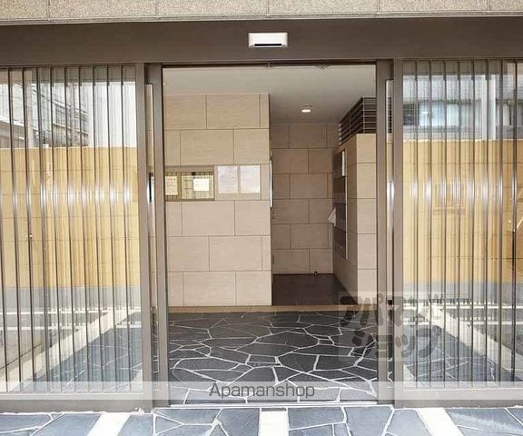 エヴァーステージ京都二条の玄関写真