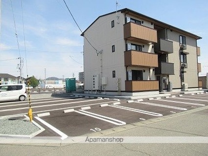 ＤーＲＯＯＭ盛岡本宮　Ｄ棟[1LDK/41.95m2]の駐車場