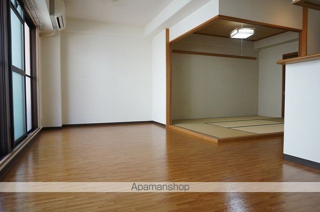 ボンヌ愛の内装写真