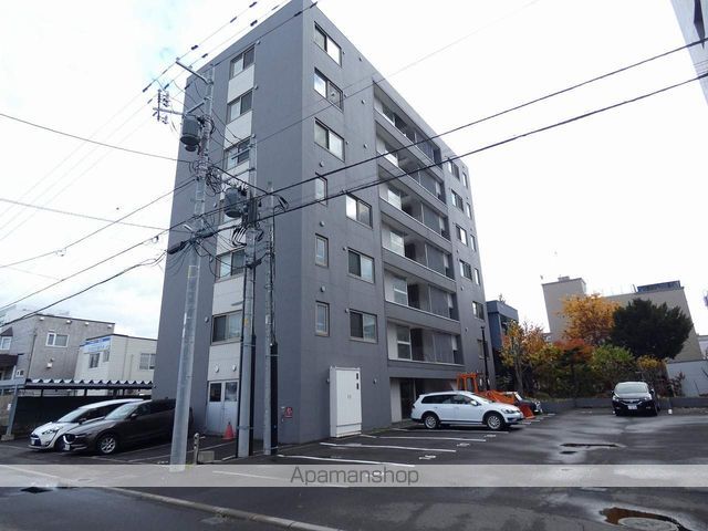 サムティ学園前の外観写真