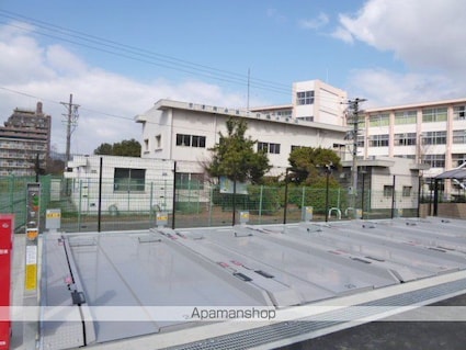 エルミナリゾート南草津[1R/28.6m2]の駐車場2