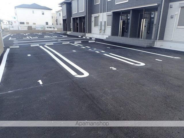 レセンテシャトー[3LDK/68.62m2]の駐車場