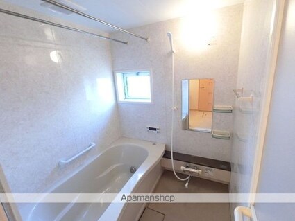 ルミエール　Ａ＆Ｋ　ⅠⅡⅢ[2DK/55.37m2]のバス