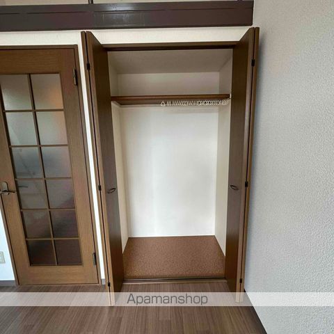 イーストウイングの内装写真