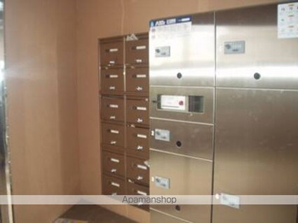 Ｓｍａｌｌ　Ｌｕｘｕｒｙ[1K/33.92m2]の共用部3