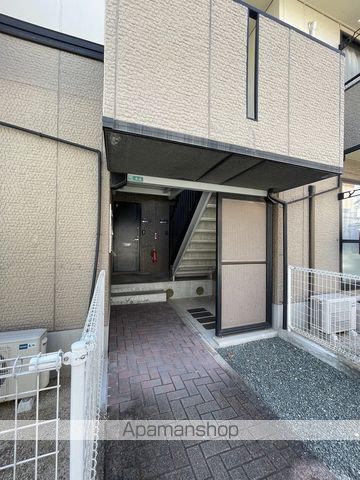コンフォート A棟の玄関写真
