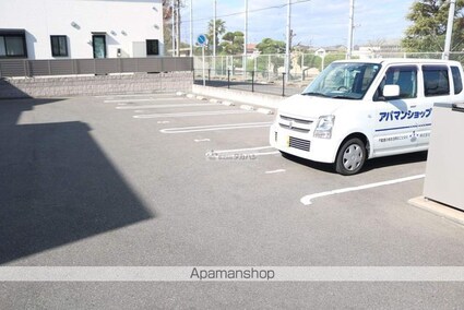 グランコスモＢ[1K/34.32m2]の駐車場3