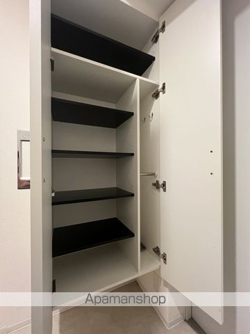 セレニテ堺筋本町プリエの内装写真