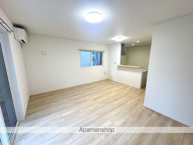練馬区 2階建 築3年の内装写真