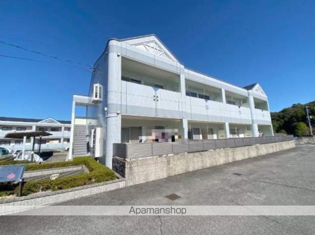 ロイヤルタムラバラ館