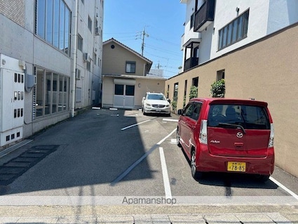 タウンコート三幸[1LDK/44.56m2]の駐車場