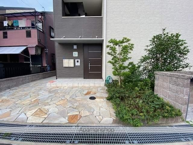 アンプルールフェールコンフォートの玄関写真