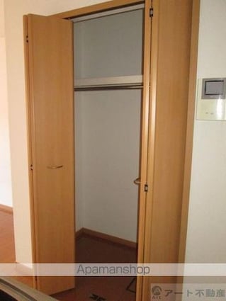 メゾン　ド　ロベリア[1K/32.9m2]の収納