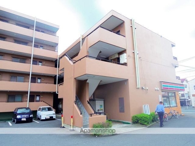 井出マンションの外観写真