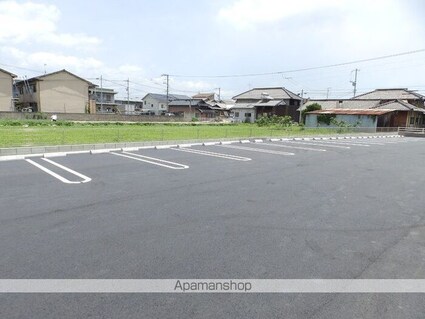 ハルシュタット[2LDK/61.08m2]の駐車場