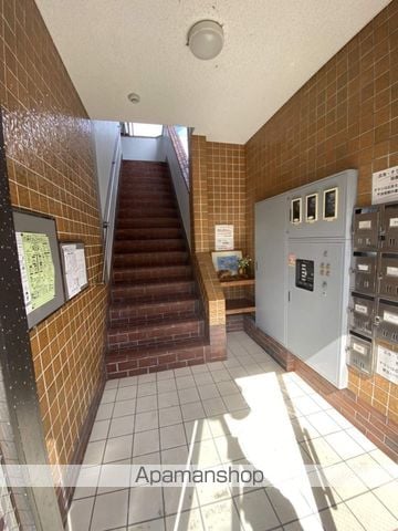 栄光サンプラザIの玄関写真