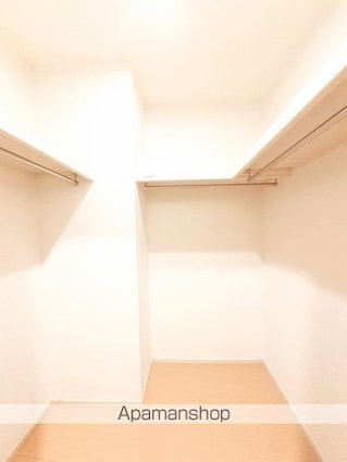 レ・セーナ　Ｂ[1R/32.94m2]のバルコニー