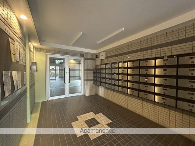テルツォ南新在家の玄関写真