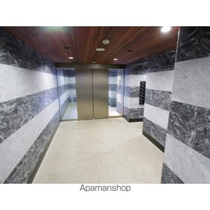 東京都中野区弥生町２丁目[1K/21.09m2]のエントランス