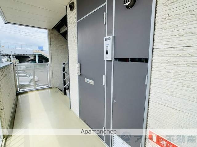 レオパレス松山保免の玄関写真