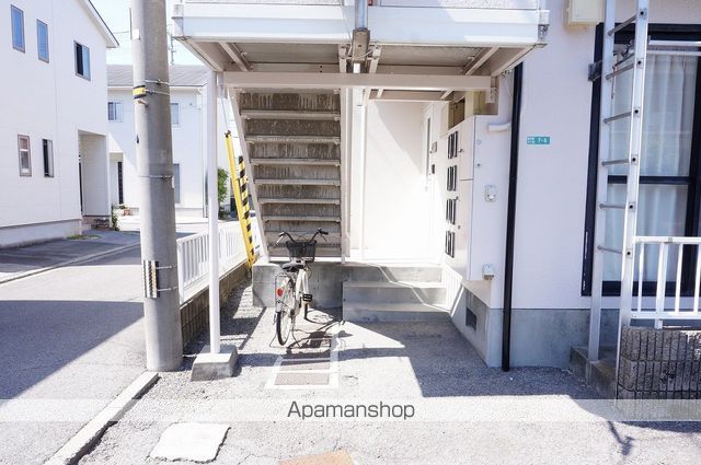 ファミール川原の玄関写真