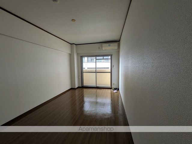 3RD IKEMOTOの内装写真
