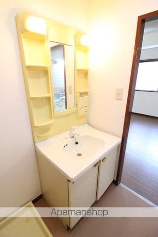 アパートメント二階の内装写真