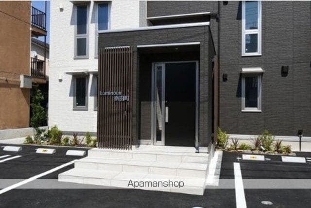 ルミナス南田町の玄関写真