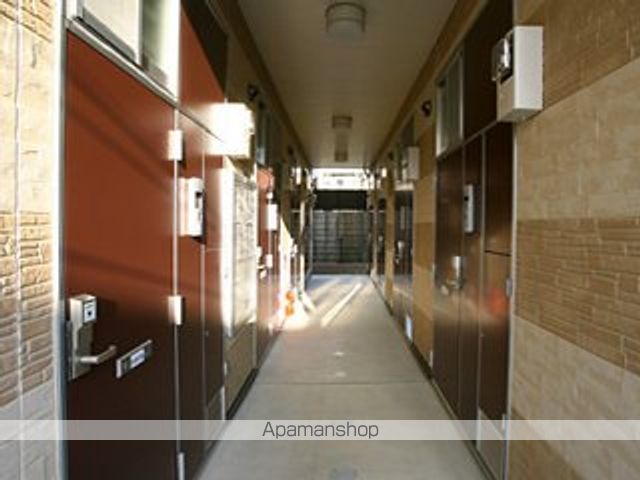 レオパレス勝山南の玄関写真