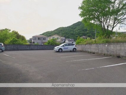 和歌山県和歌山市栄谷[2DK/39.66m2]の駐車場
