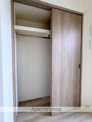 コンフォリア・リヴHOMMACHI WEST Qの内装写真